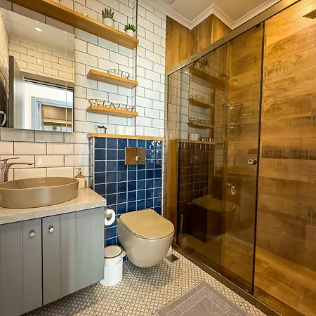 Qoople Smart 4 Cleopatra Family *