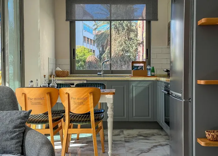 Qoople Smart 4 Cleopatra Family *